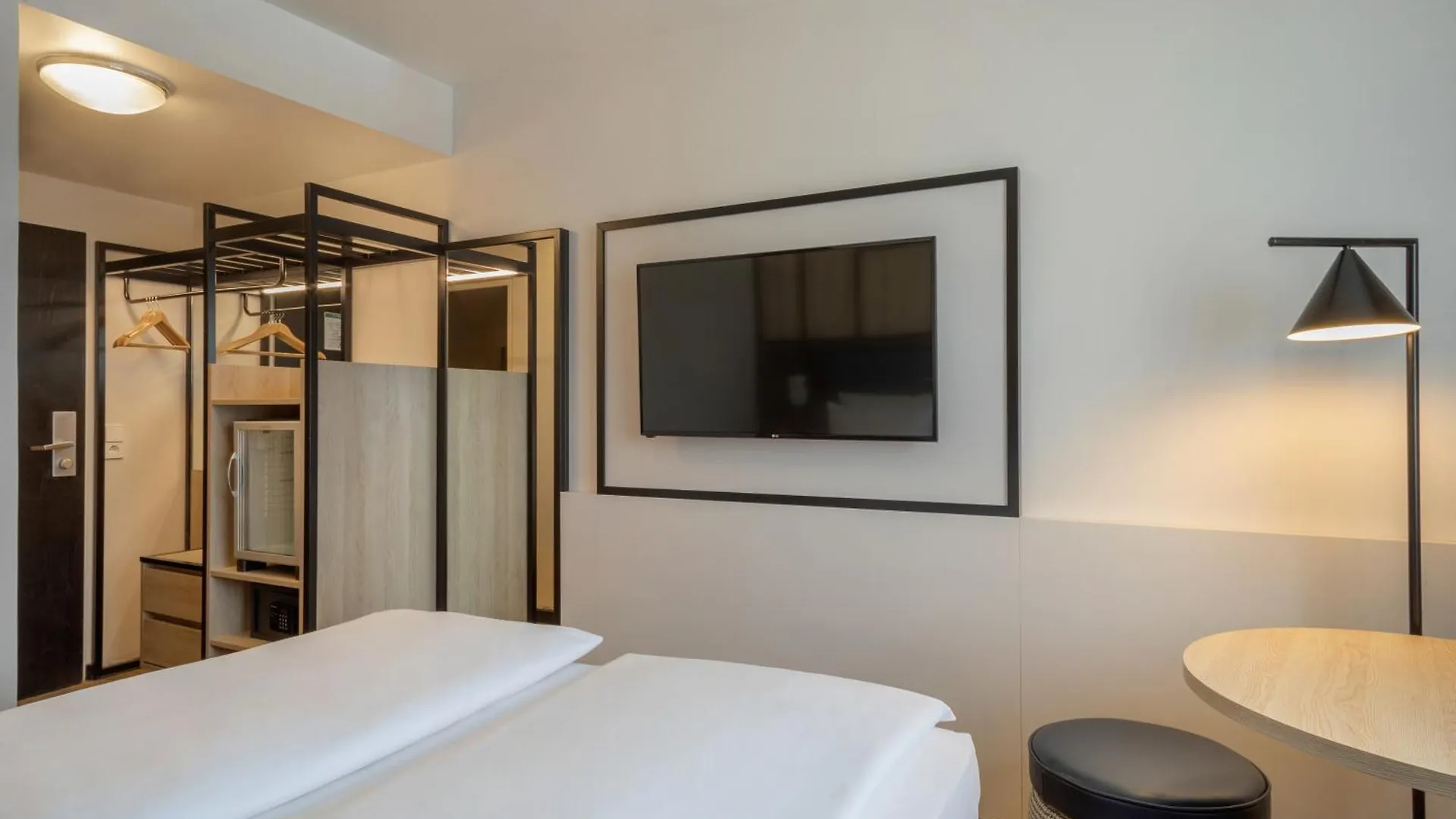 Hotel Muenchen City Center Affiliated By Melia 4*, Мюнхен